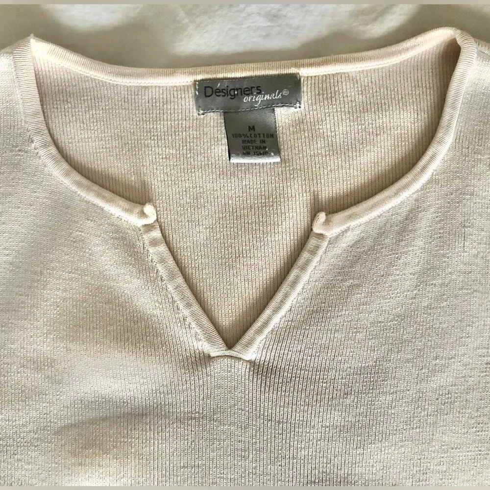 NEW DESIGNERS ORIGINALS CREAM SLEEVELESS NOTCHED NECK SWEATER MEDIUM - Picture 3 of 6